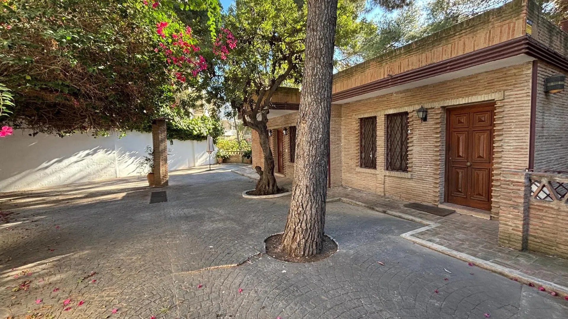 Villa Oasis Pinares De San Anton -Pool, Sea, Near Malaga City Center- 0*,